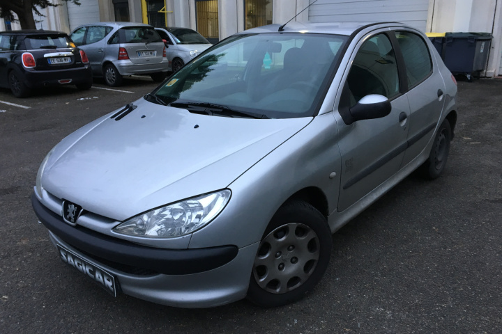 PEUGEOT 206